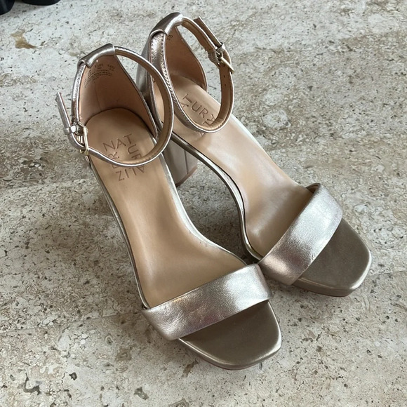 NWOB Naturalizer Women's Joy Ankle Strap Heeled Dress Sandal Bronze Leather 6 - Picture 9 of 13